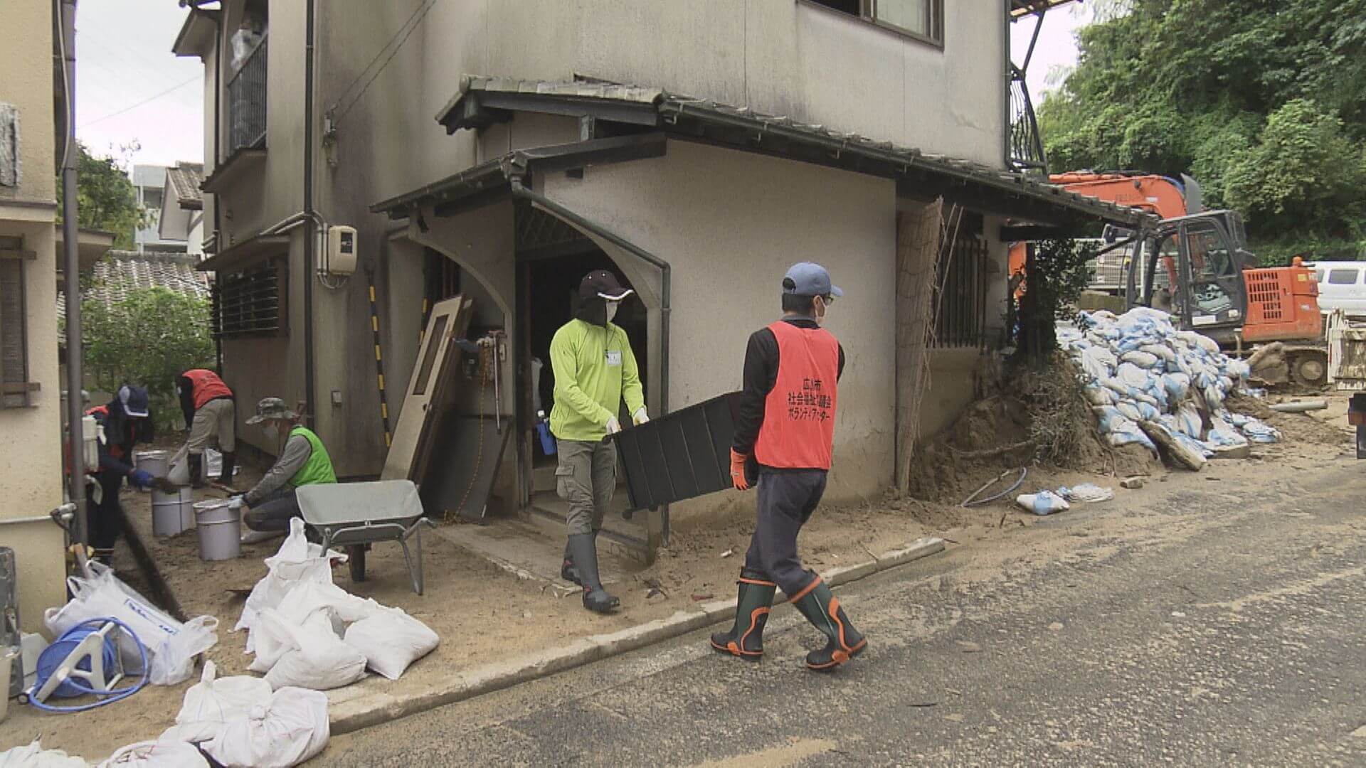 先月の大雨被災地 災害ボランティア活動本格化 ニュース 報道 Home広島ホームテレビ