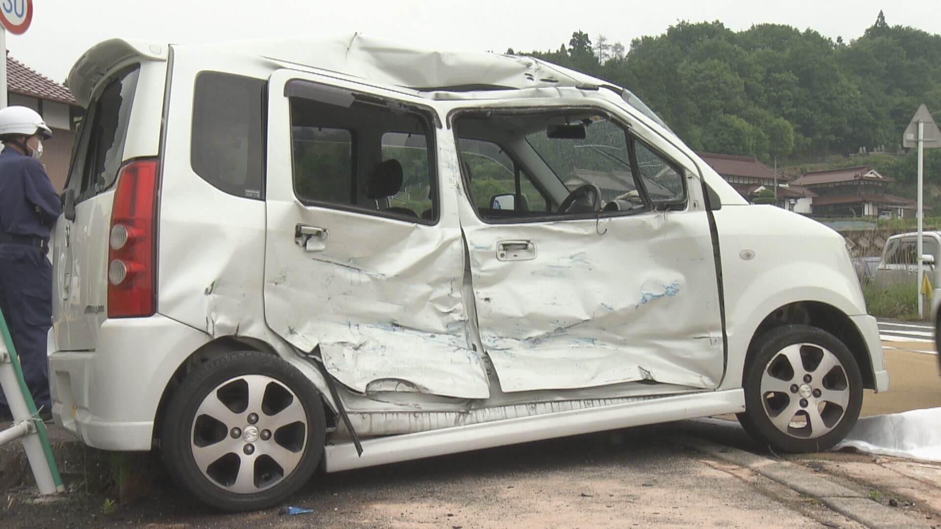 大型トラックと衝突 軽自動車の４人死傷 東広島市 ニュース 報道 Home広島ホームテレビ