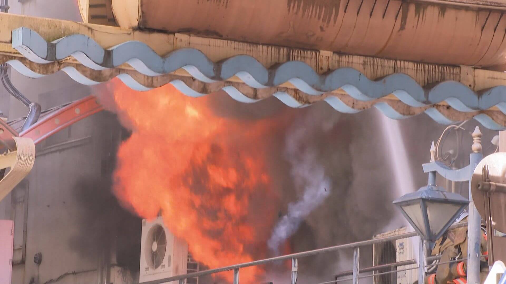 中心部の商店街近くで火事 火元とみられる建物が全焼 呉市 ニュース 報道 Home広島ホームテレビ