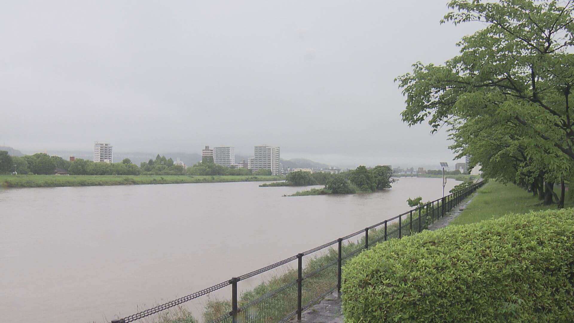 県内で激しい雨　交通に影響　土砂災害警戒情報は解除　広島