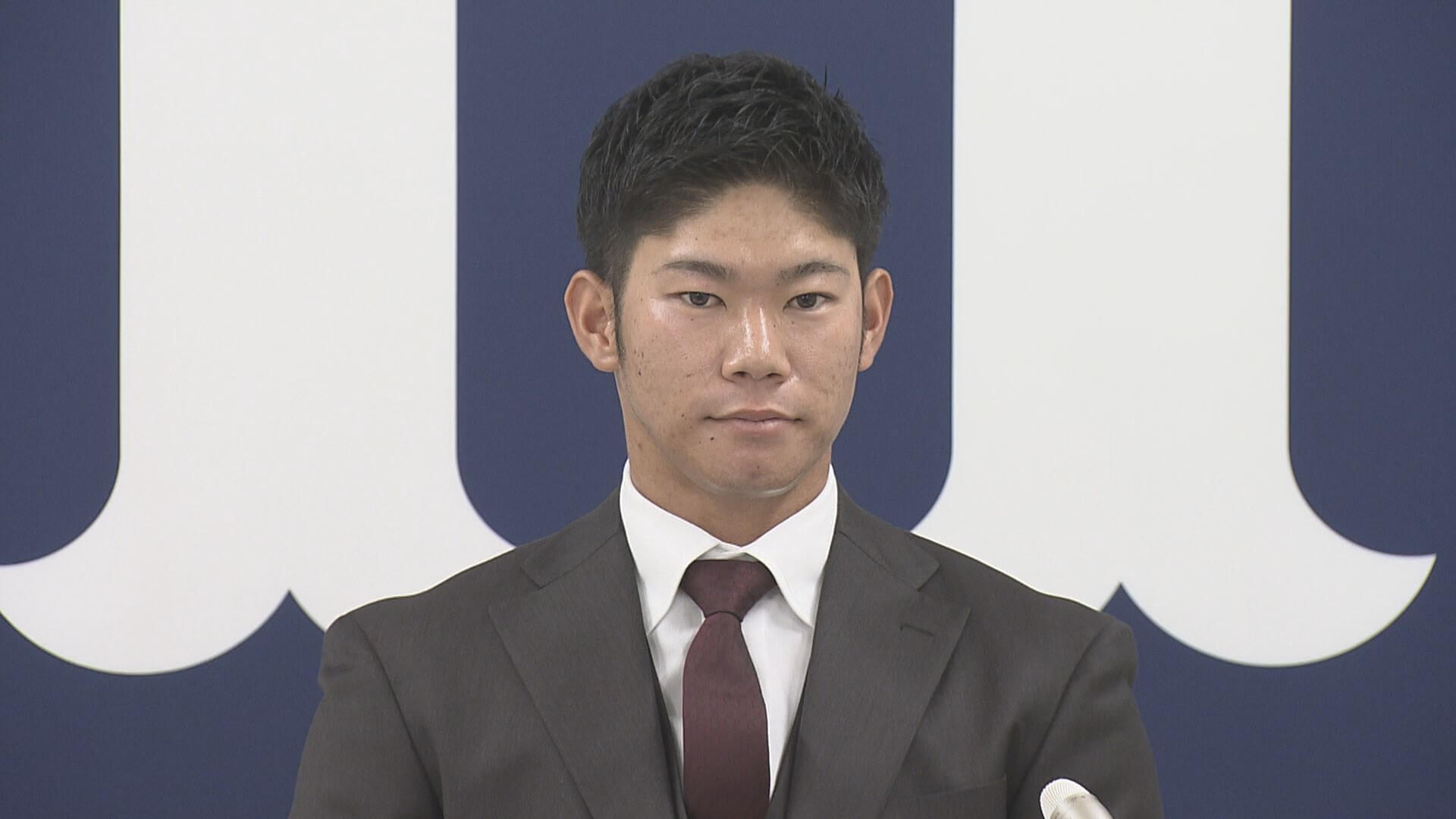 カープ坂倉将吾選手　プロ８年目で１億円突破！