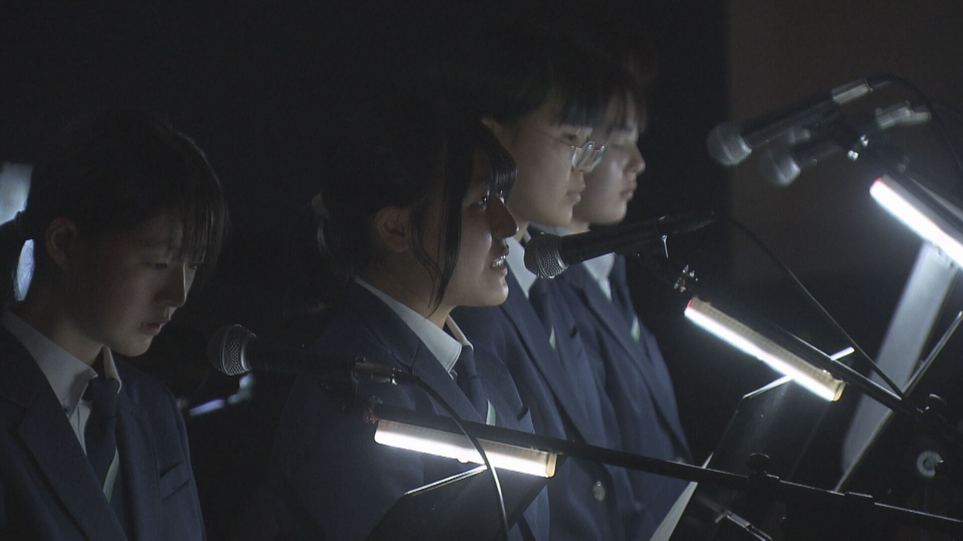 朗読舞台「絵おと芝居」公演　被爆からの復興描く　広島
