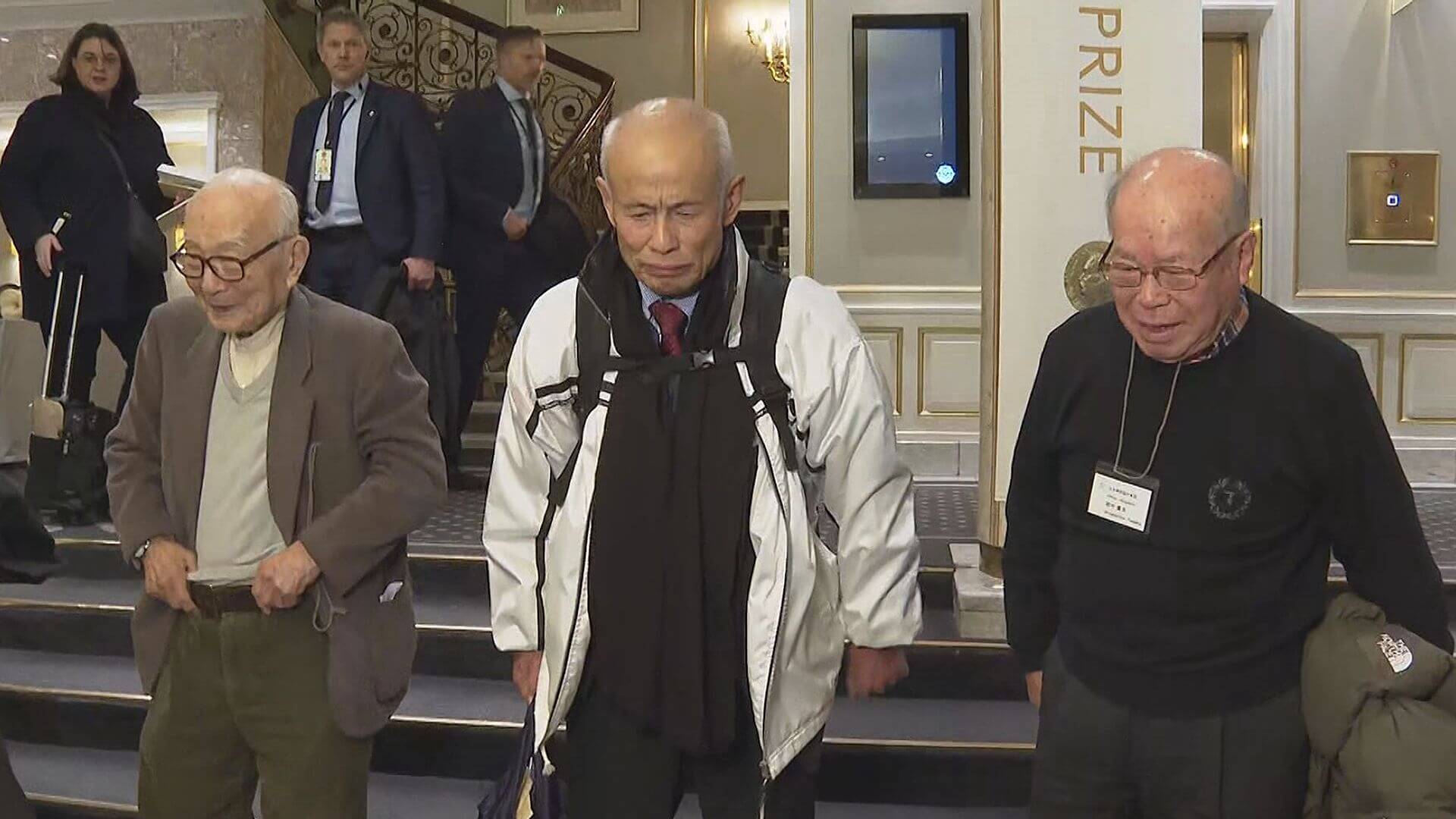【速報】ノーベル平和賞受賞の日本被団協代表団　帰国へ　ホテルを出発