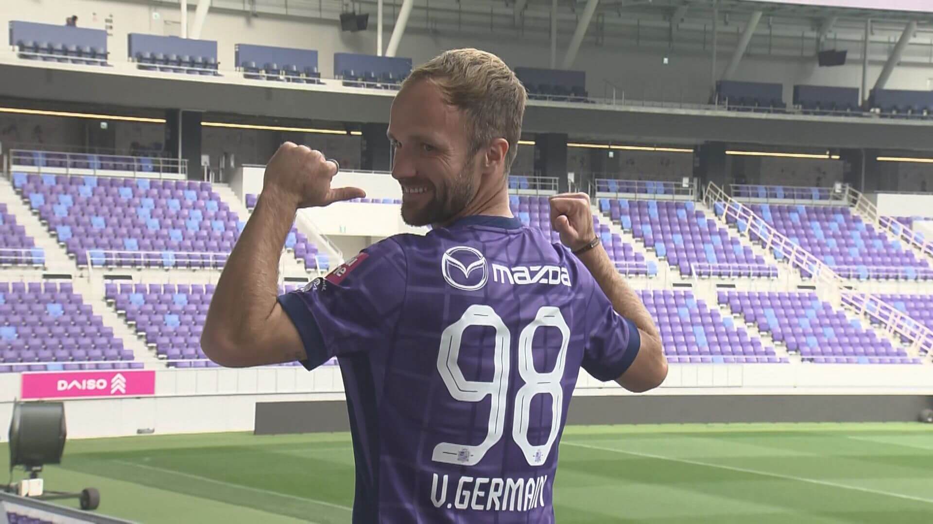 サンフレッチェ広島　ヴァレール・ジェルマン加入会見　実績十分のフランス人ＦＷ
