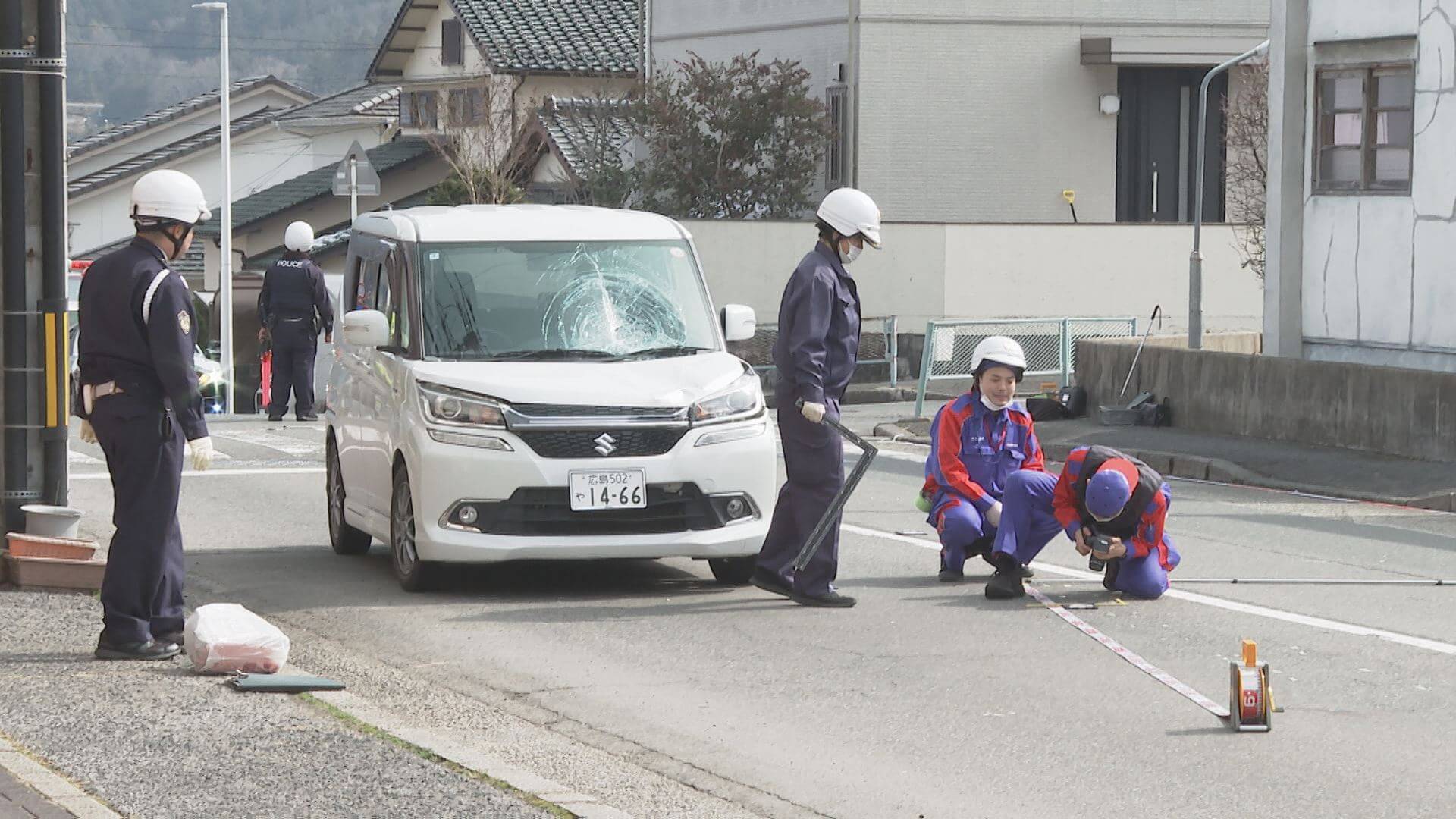 横断歩道上で車にはねられ７０代男性が重体　広島・安佐北区