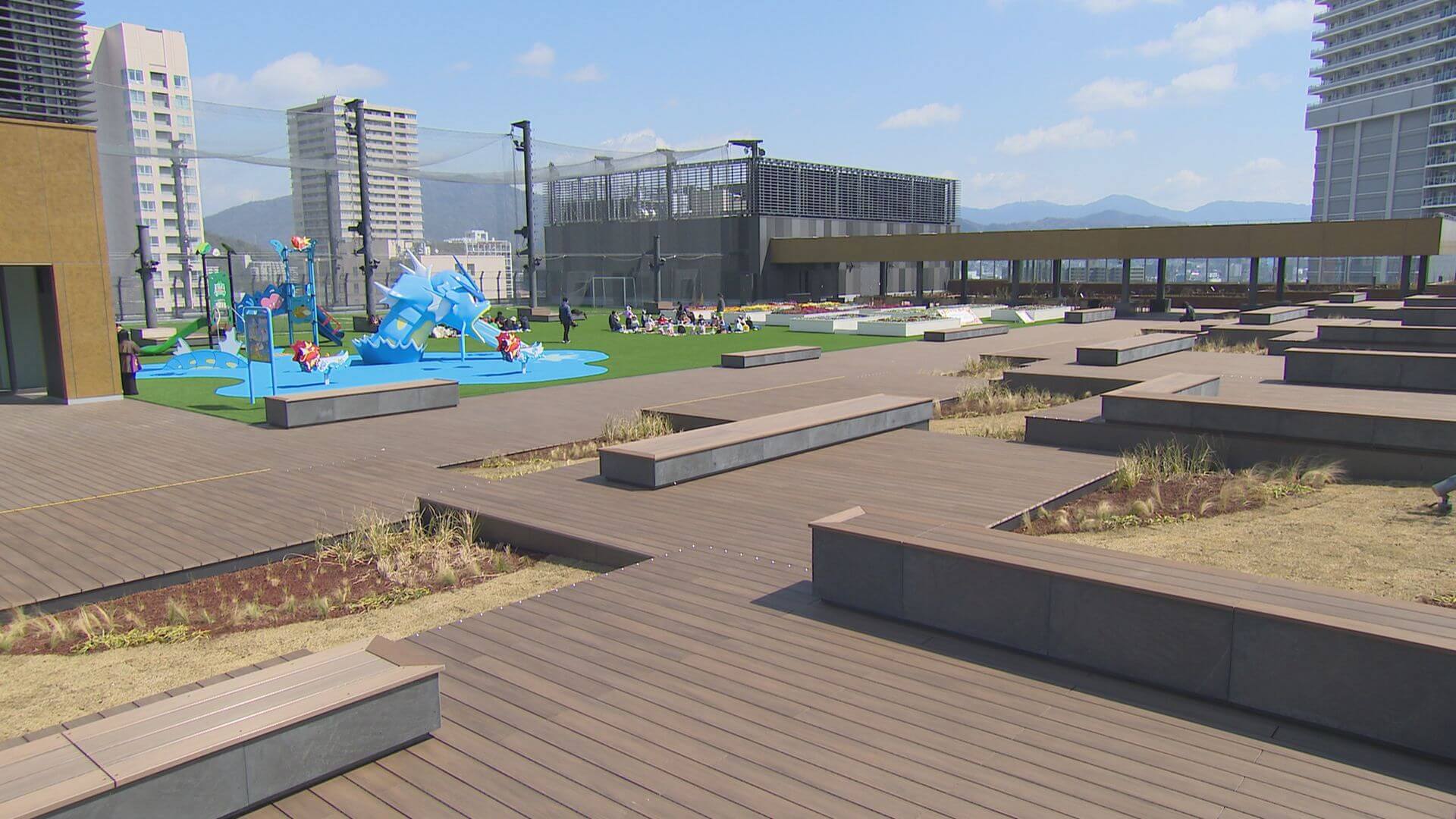 「思い思いに…ふらっと立ち寄ってもらえる空間になれば」屋上広場が公開　その名もギャラドス広場　ポケモンキャラの遊具も…　ミナモア開業まで1週間　広島