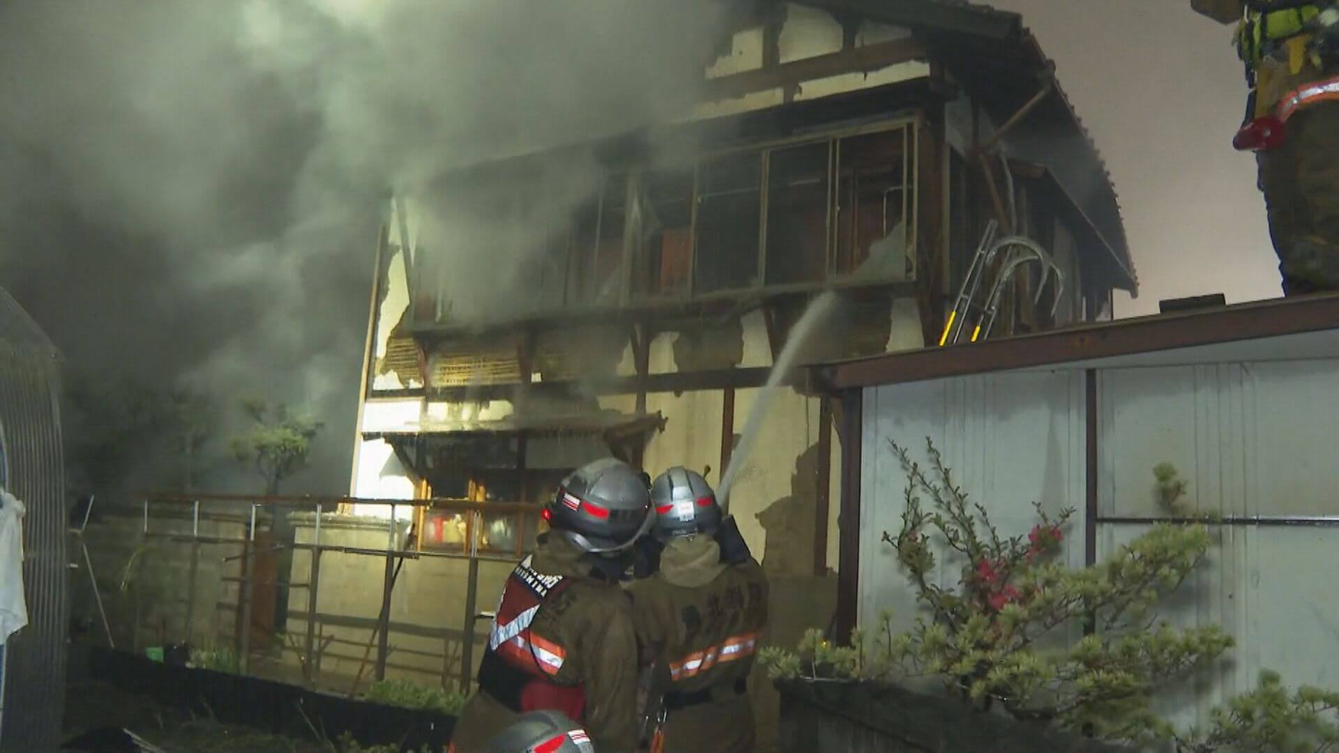 三次で住宅３棟全焼　広島市内でも１棟全焼　広島