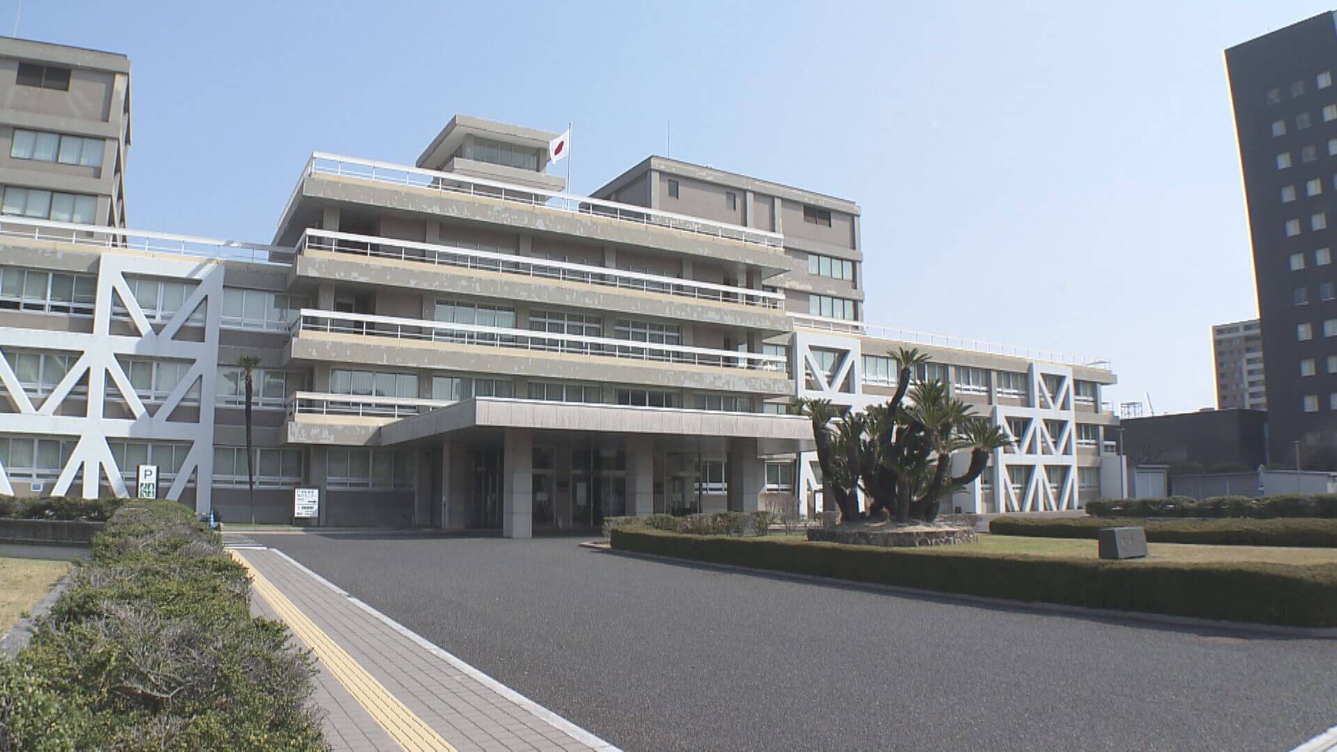女性店員に殴るなどし現金奪う　被告の男に懲役７年求刑　広島