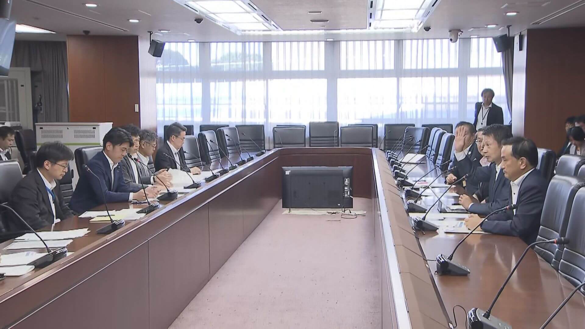 〝鉄道ネットワーク”国と地方が意見交換　湯崎知事「進展はなかった」