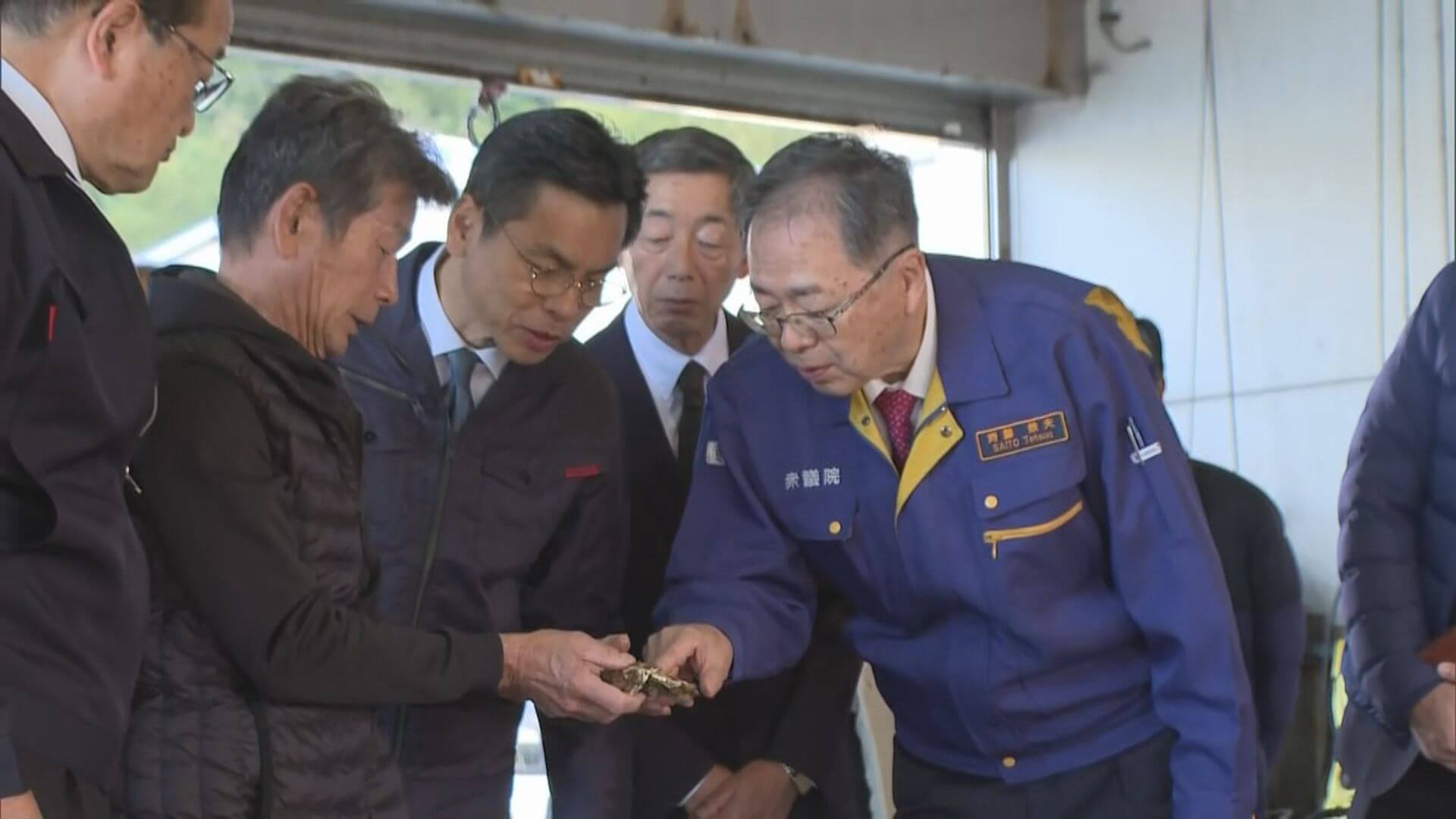 公明党　斉藤代表がカキ養殖現場を視察　広島・呉市