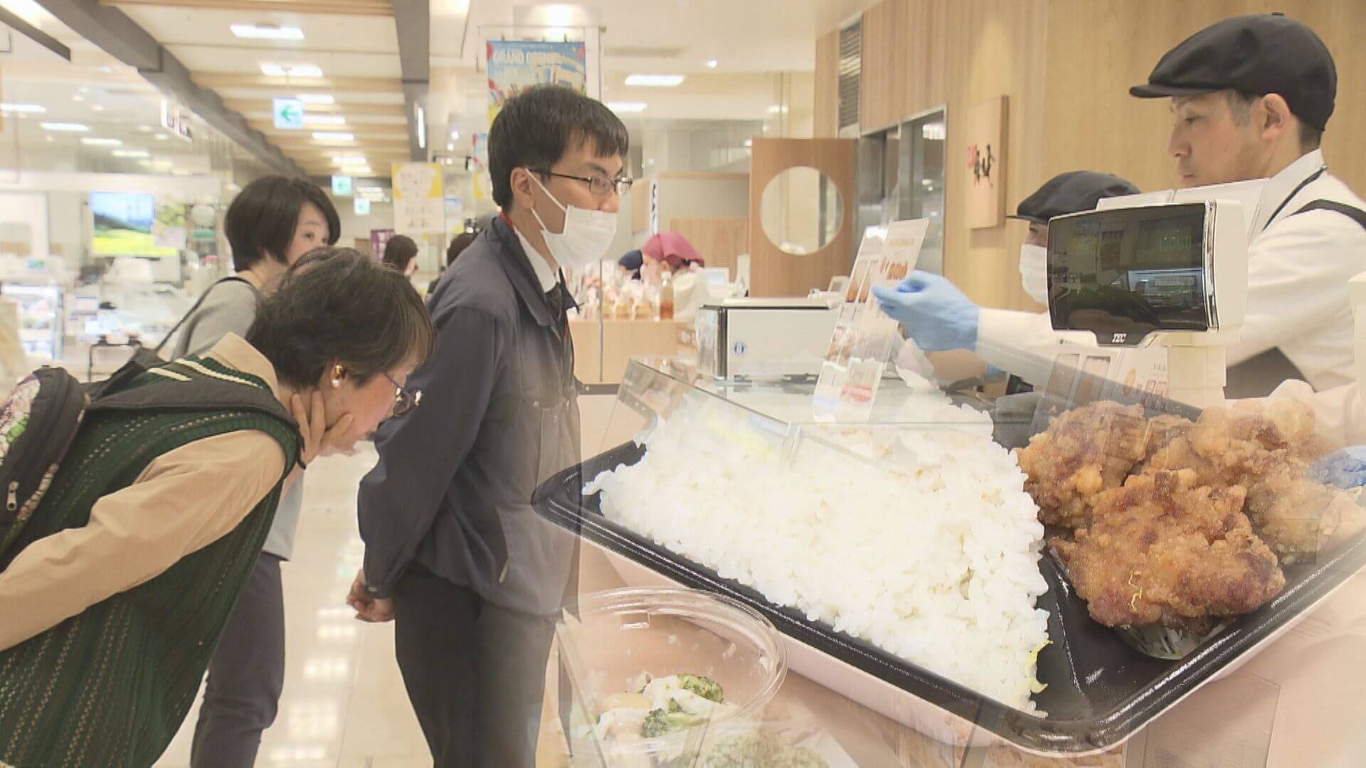 広島駅前に新スポット　福屋×ポプラの新業態「ポプラデリ」オープン