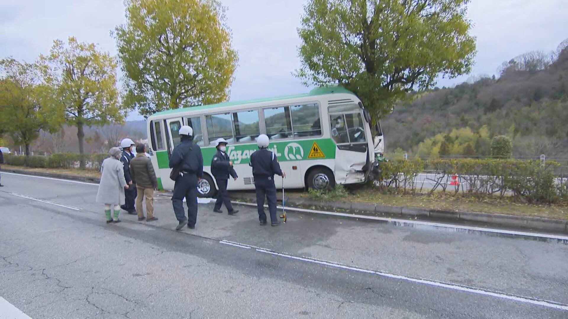 ９人けがの園バス逆走事故　運転手(８０)を起訴　広島地検