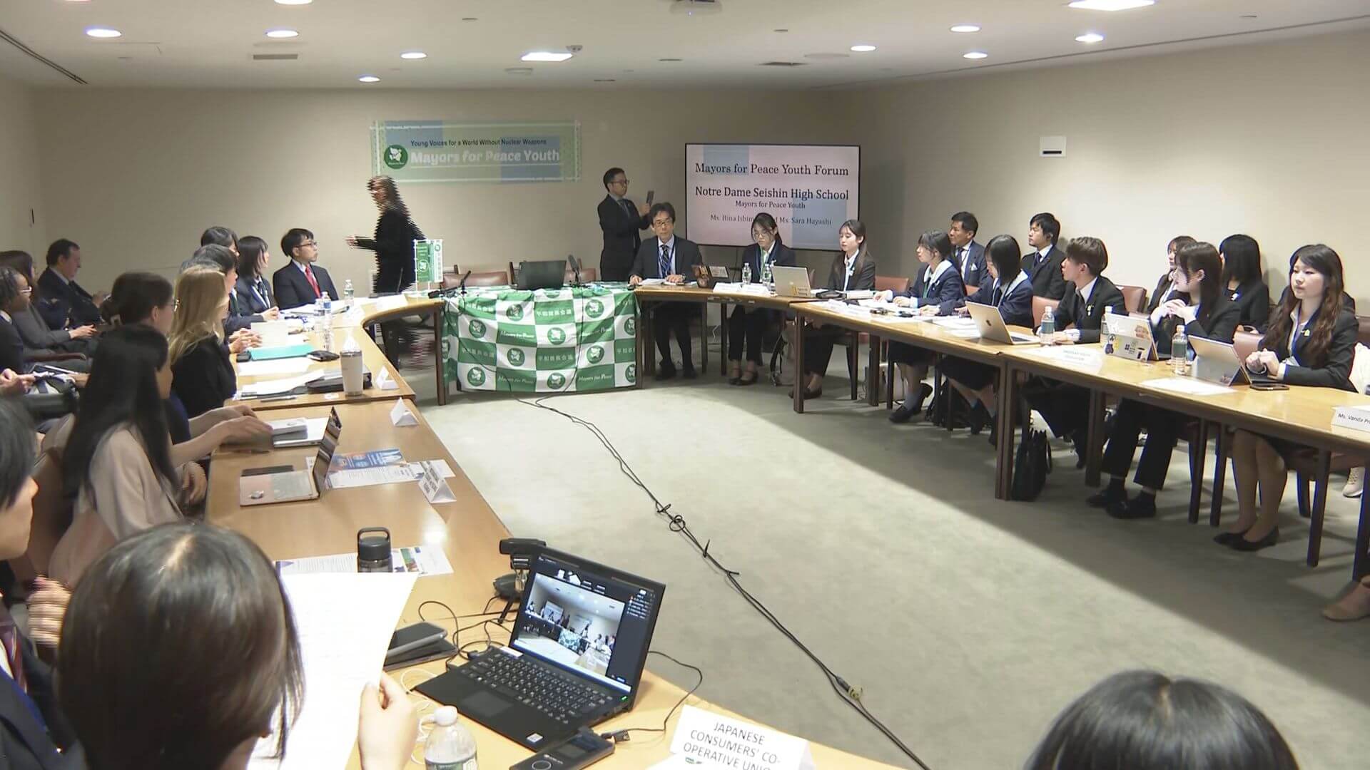 広島の高校生らニューヨークで核廃絶訴え　ＮＰＴ再検討会議「ユースフォーラム」