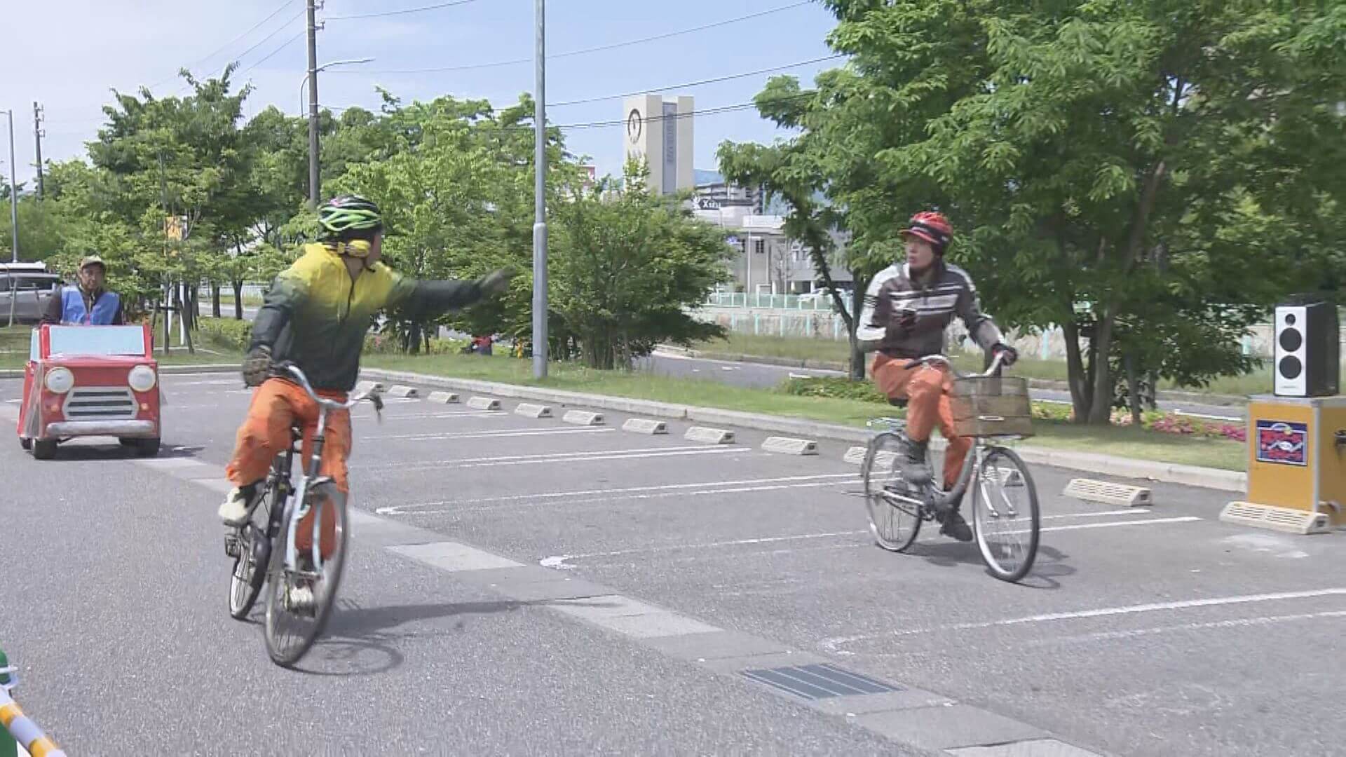 スタントマンによる事故の再現 自転車のマナーアップを呼びかける