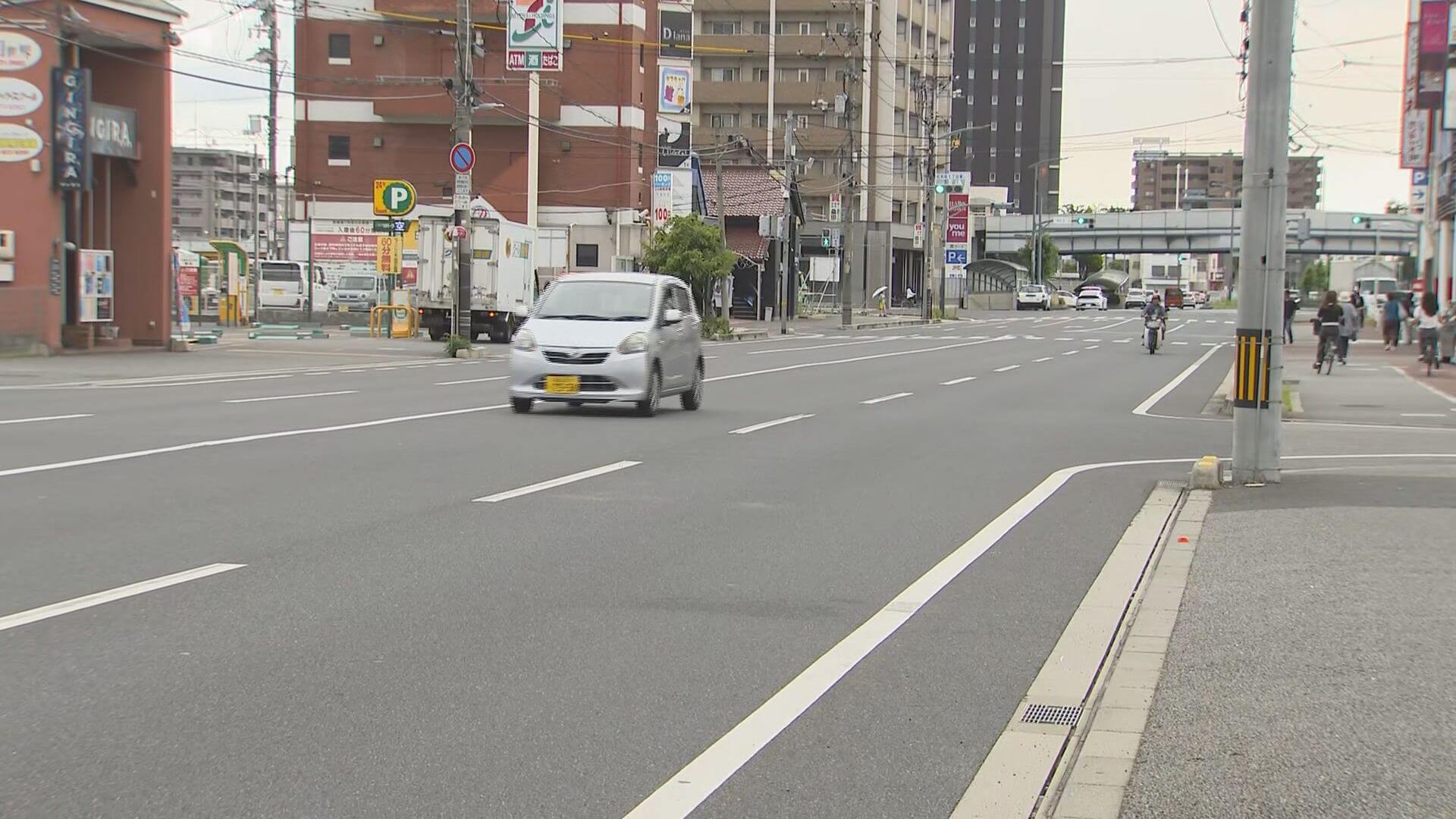 軽自動車にはねられ女性死亡　福山市の市道
