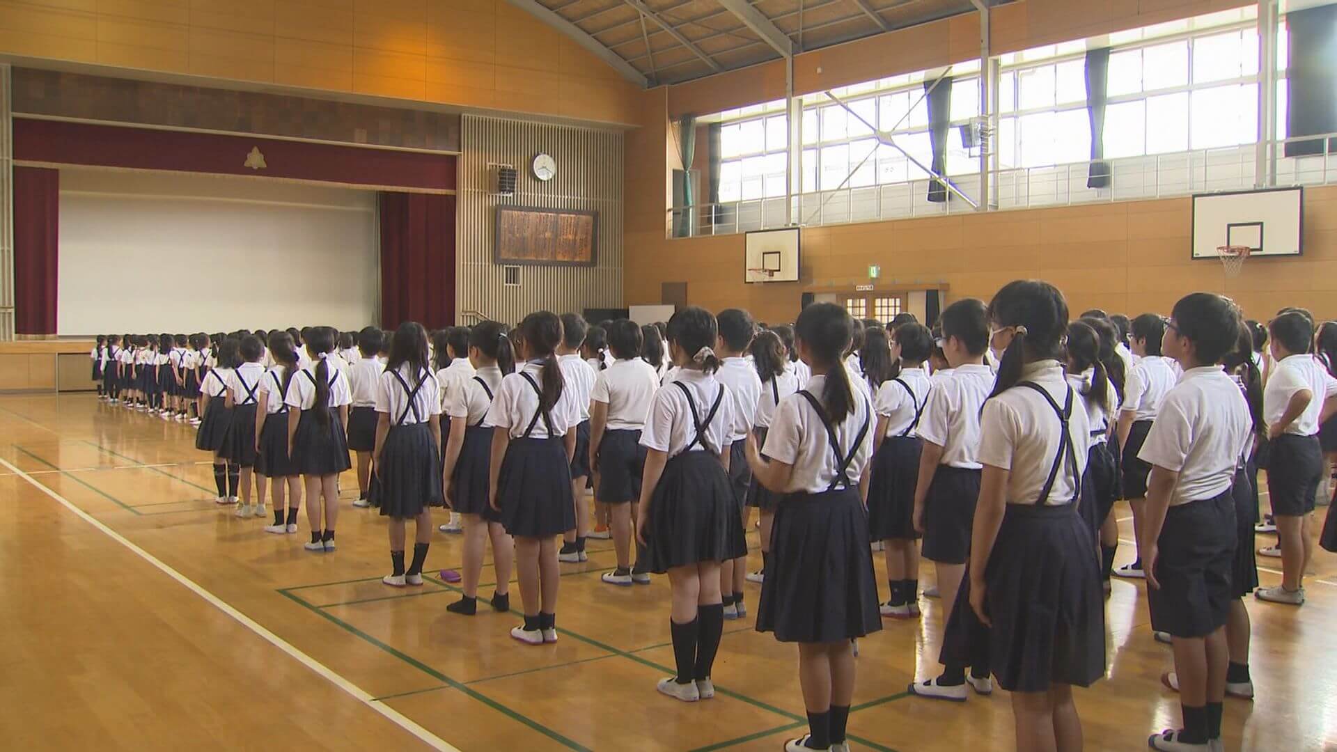 県内の公立小中学校　１８日から夏休み　暑さ対策で終業式の時間変更も　広島