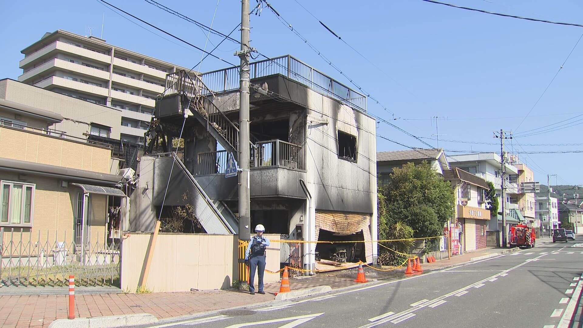 福山市で住宅全焼　焼け跡から１人の遺体　女性（７０代）と連絡取れず