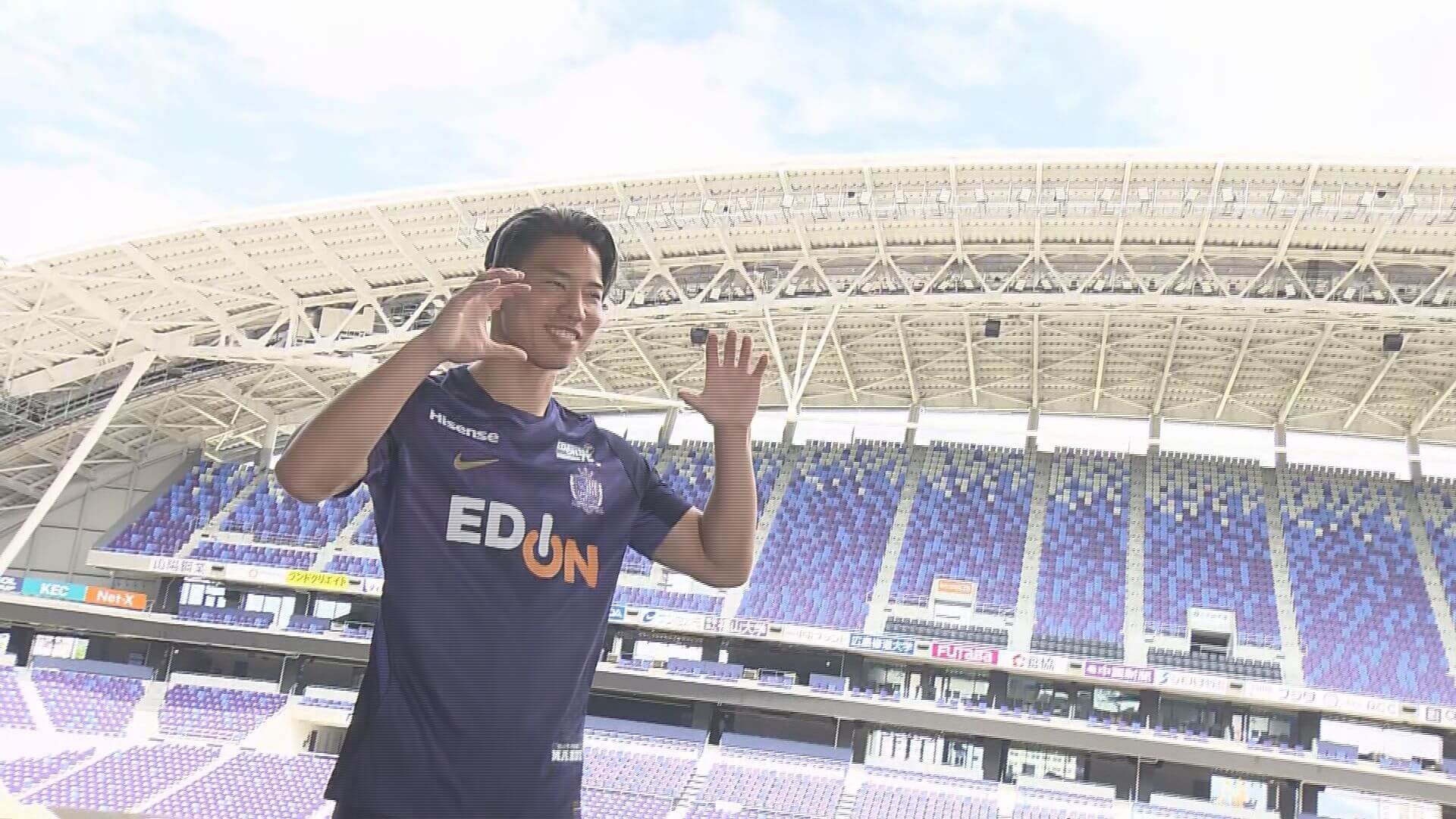 浅野拓磨選手 10年ぶり広島帰還！「優勝に導くのは絶対条件」（広島