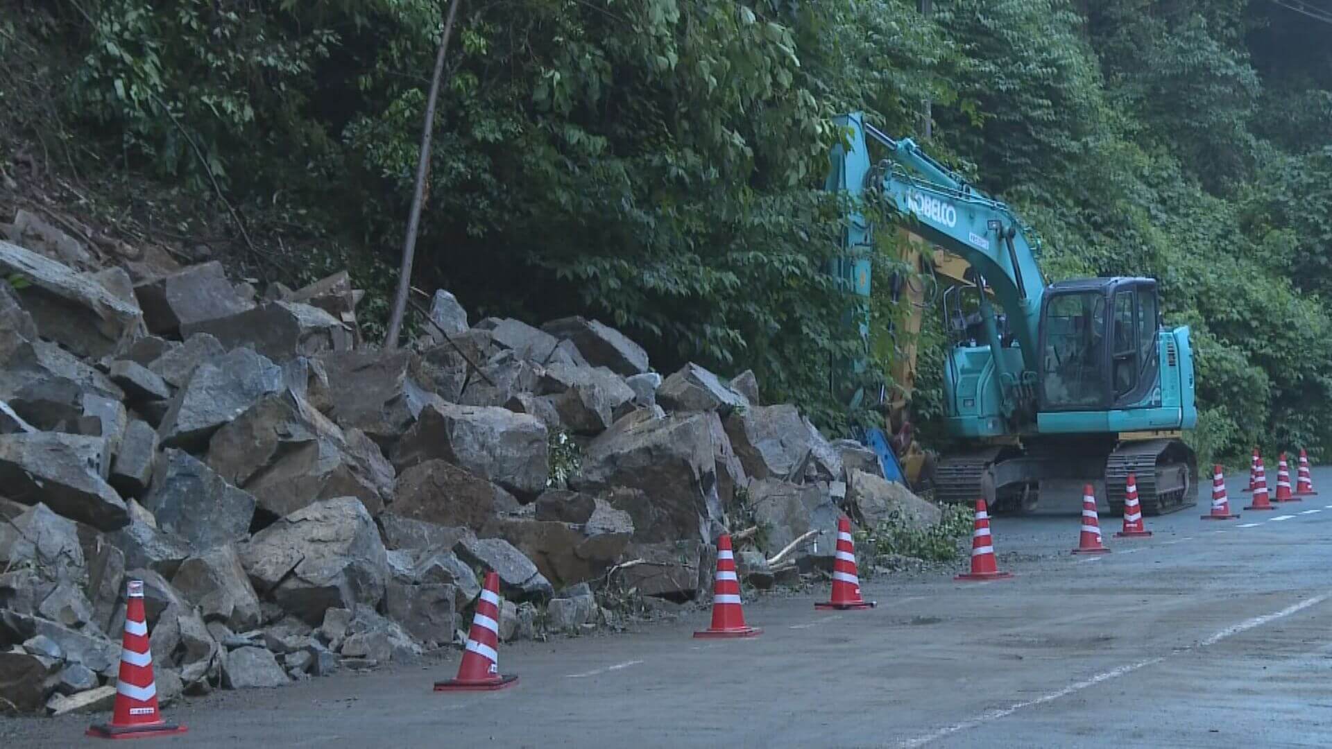 広島・呉市の県道で落石　通行止め続く　解除のめど立たず