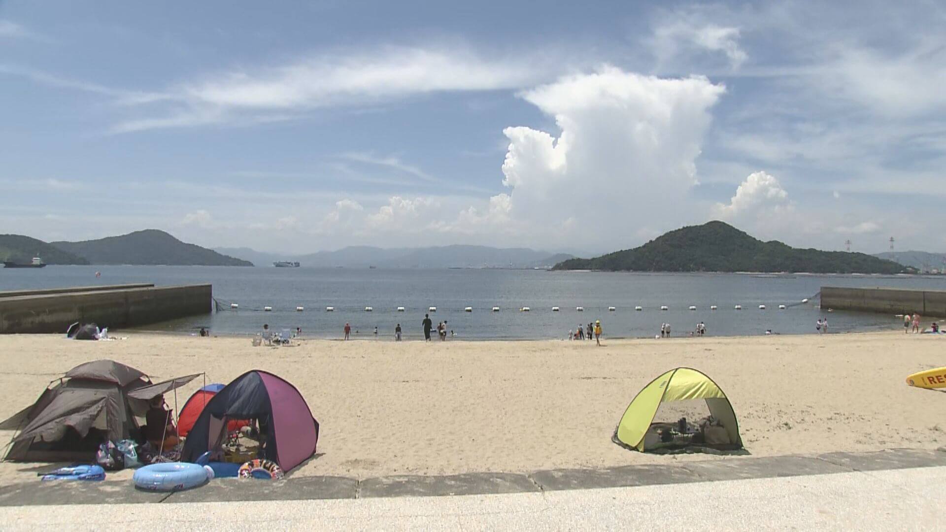 「最近暑かったので海に入りたい」県内５地点で３５℃を超える猛暑日　１３日も厳しい暑さに注意