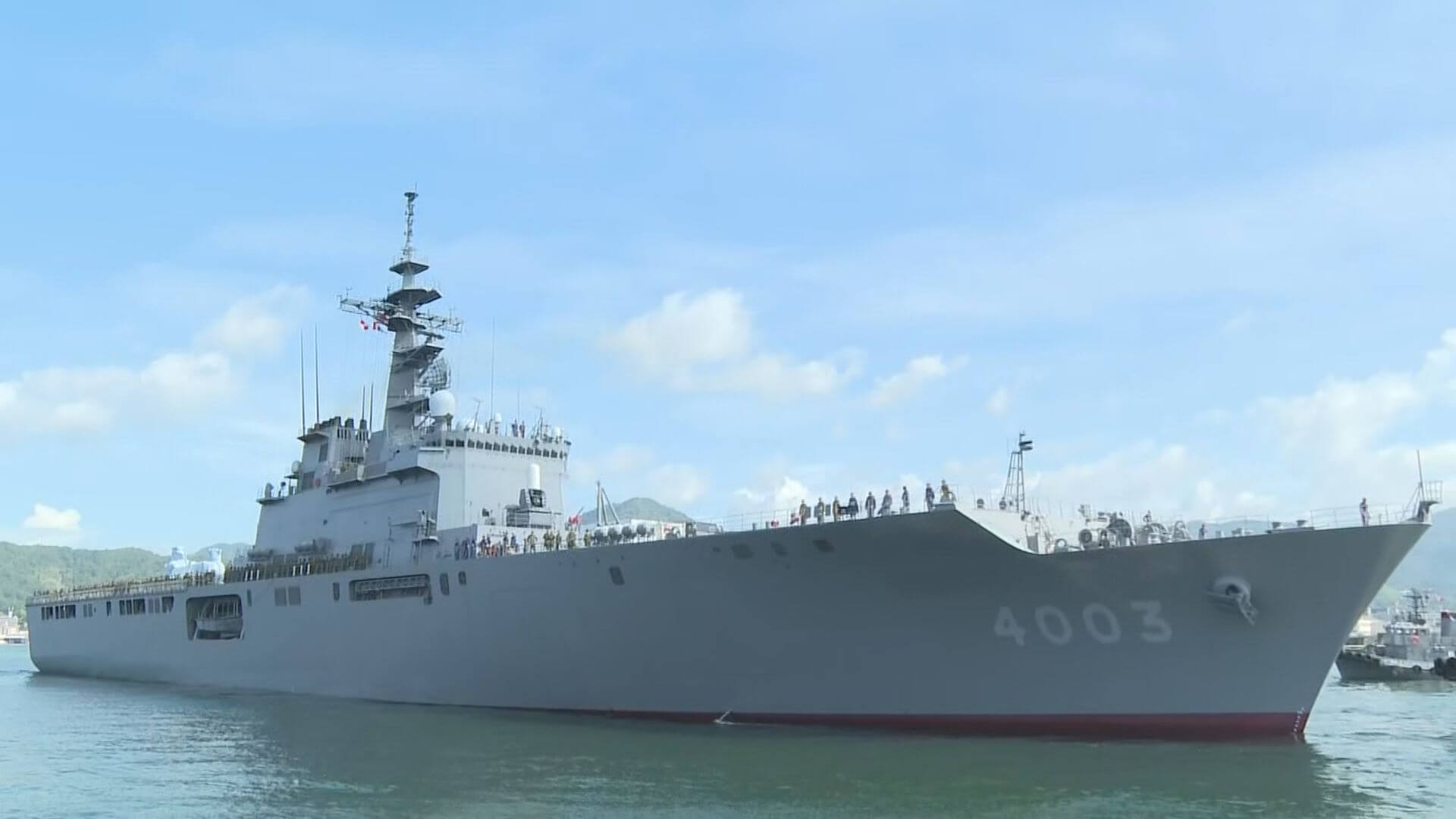 輸送艦「くにさき」がインドネシアに向けて出港　自衛隊初の海外での消火活動支援へ