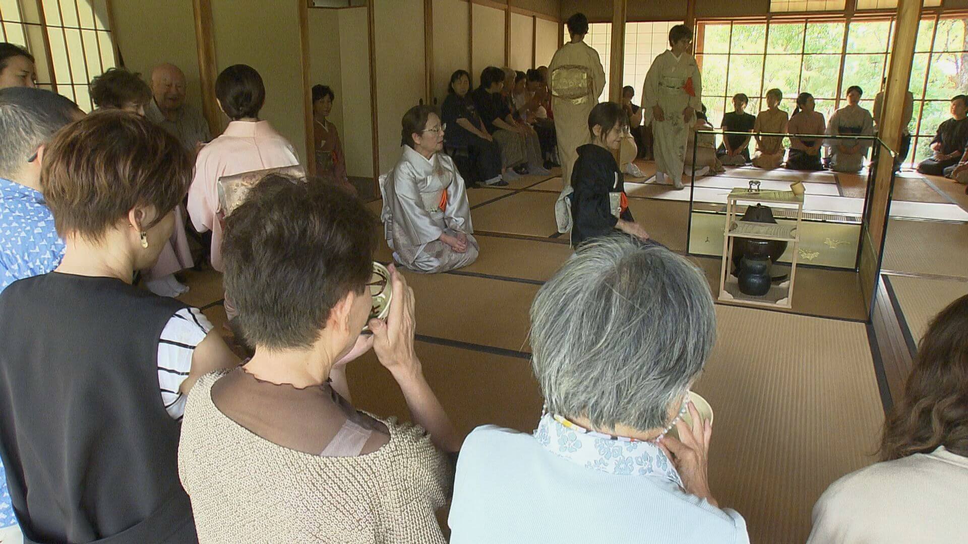 縮景園で長寿祝う「敬老茶会」　広島