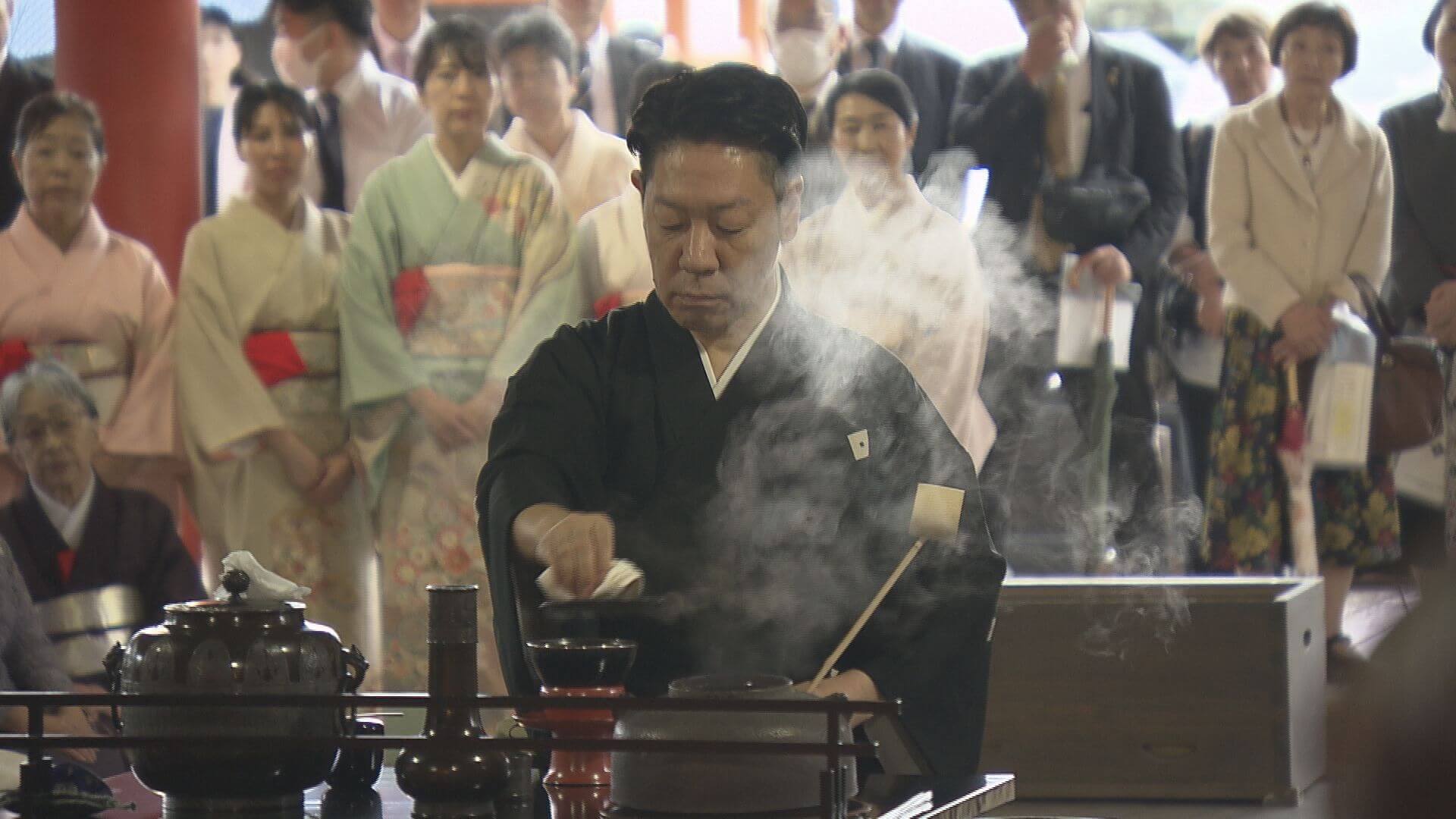 「上田宗箇流」１７代家元が継承を報告　厳島神社