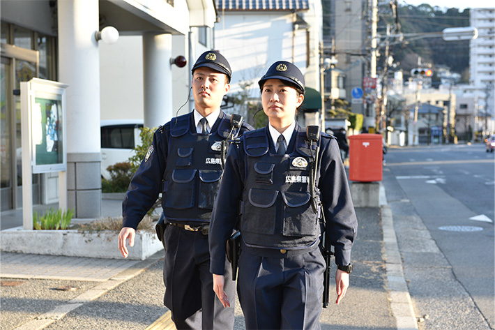 警察