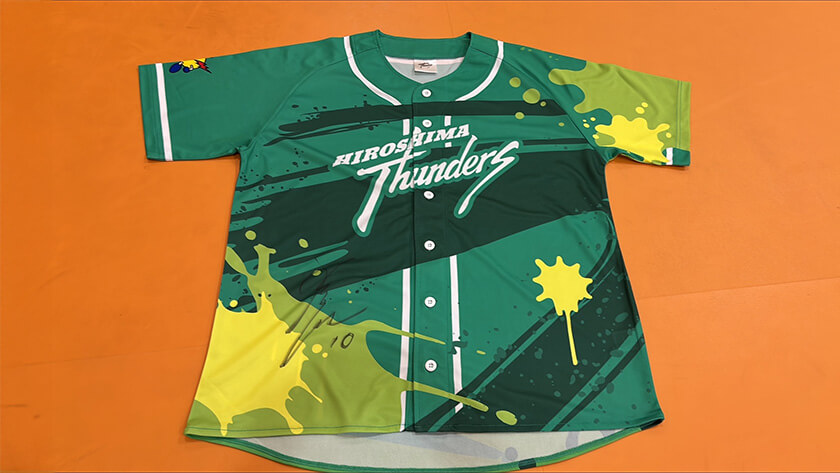 ピタニュープレゼント「広島サンダーズ 髙木啓士郎選手 サイン入りベースボールシャツ」